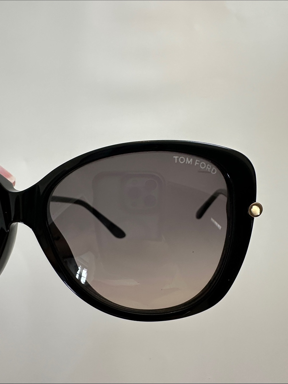 Tom Ford Linda Women's Black Oversized Sunglasses - Picture 3 of 10